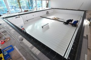 Over Ons 5 | zwembadtechniek Tieleman_beweegbare zwembadvloer_installatie