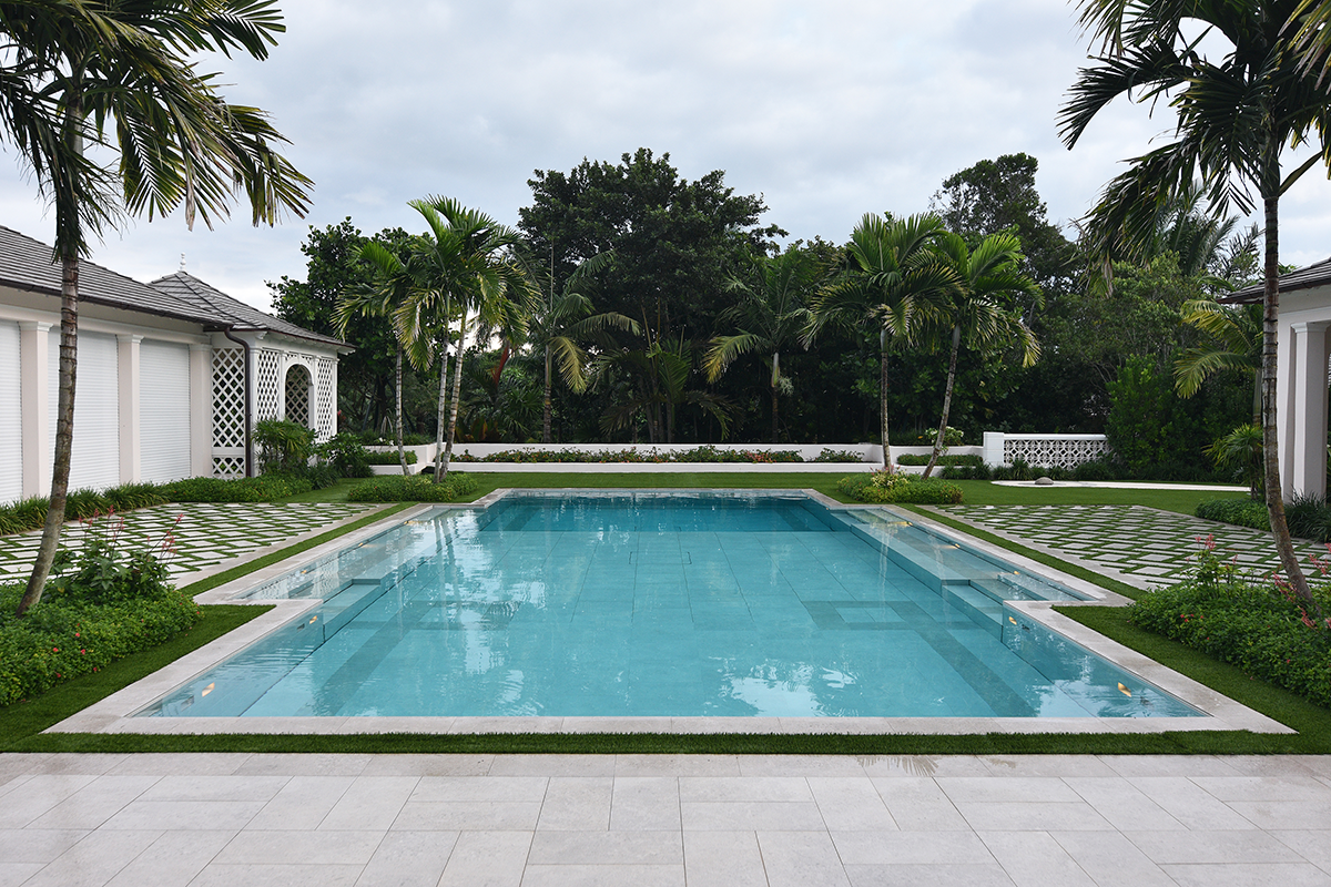 Luxury pool with movable floor Bahamas 08 - tieleman zwembadtechniek