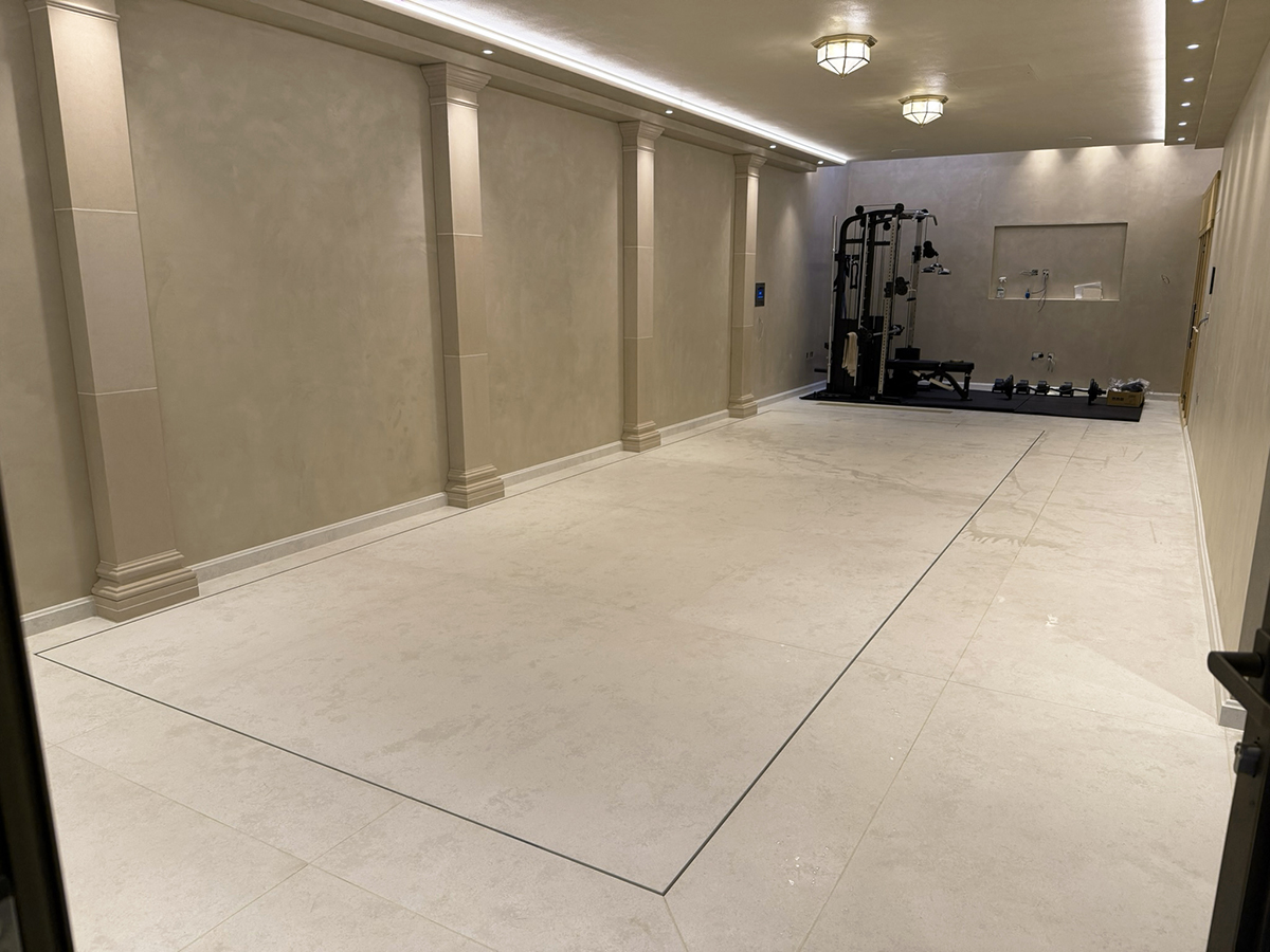 Private movable pool floor Enfield UK 01 1 - tieleman zwembadtechniek