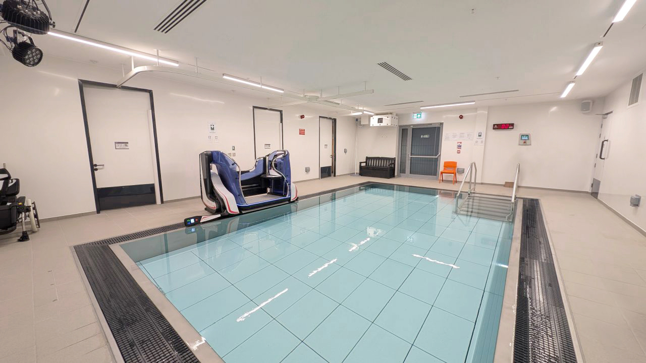 Oxlow Bridge School Movable floor 03 - tieleman zwembadtechniek