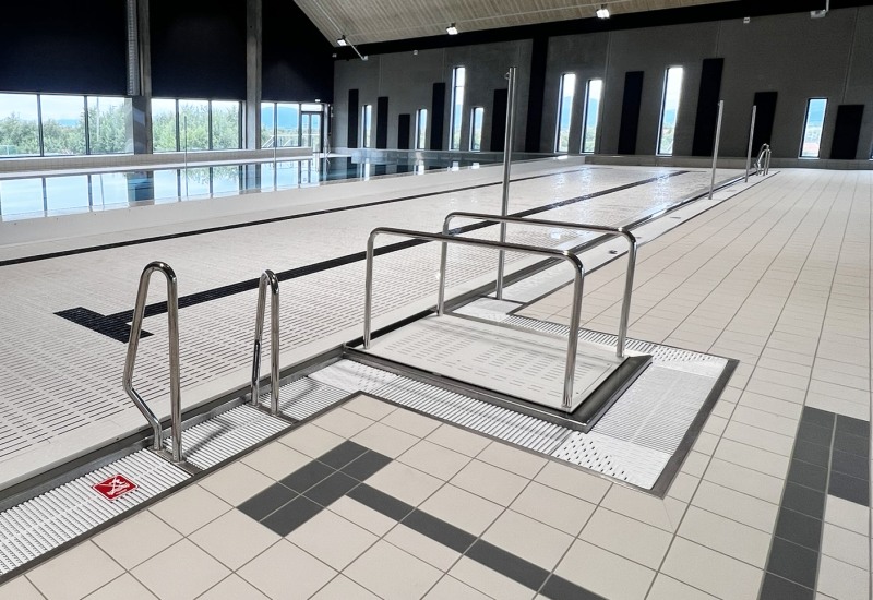 Tieleman_Platform lif wheelchair-users-01